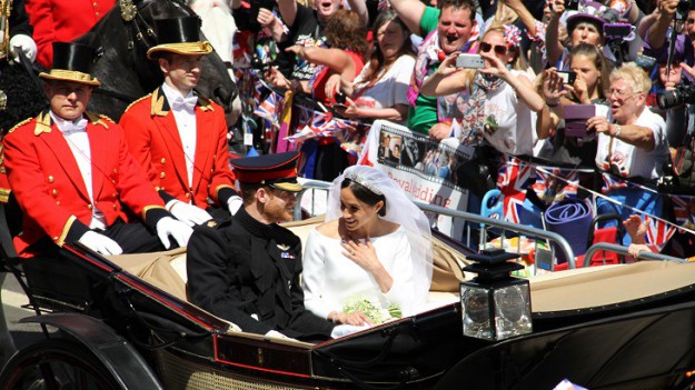 RMF Extra: Księżna Meghan urodziła? Wielbiciele rodziny królewskiej mają pewną teorię! 