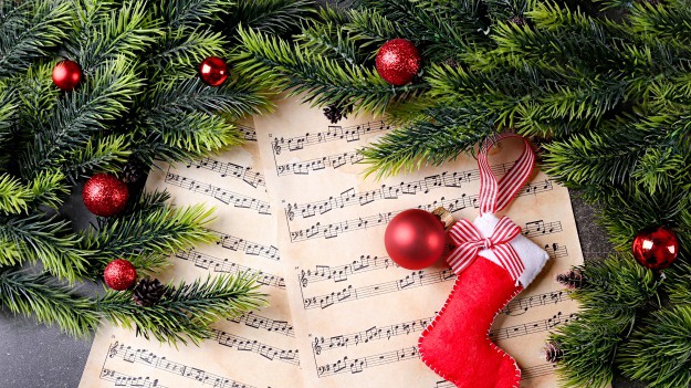 RMF Extra: Dlaczego śpiewamy kolędy? Sprawdź ich symbolikę i historię!