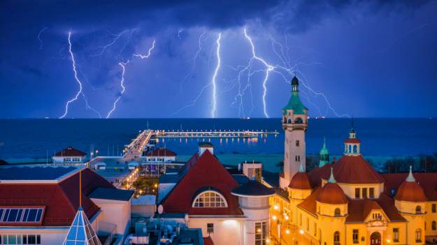 RMF Extra: To nie będzie spokojny dzień. IMGW ostrzega przed burzami z gradem