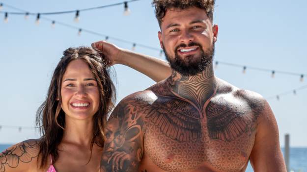 RMF Extra: Mieli wrócić na "Love Island", ale słuch o nich zaginął. Widzowie zaniepokojeni brakiem Karoliny i Alberta 