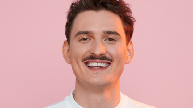 RMF Extra: Dawid Podsiadło "Małomiasteczkowy": Album okrył się platyną w pierwszym tygodniu sprzedaży!