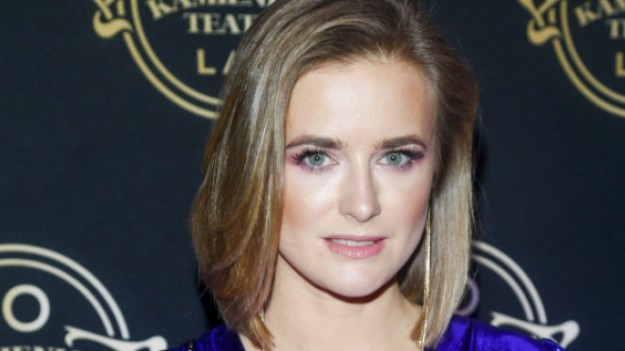 RMF Extra: Marta Chodorowska z "Rancza" w czerwonym bikini odsłania ciało na mrozie. "Ale gorąco!"