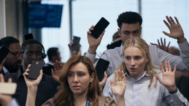 6 odcinków i zero nudy. Ten serial obejrzysz w..