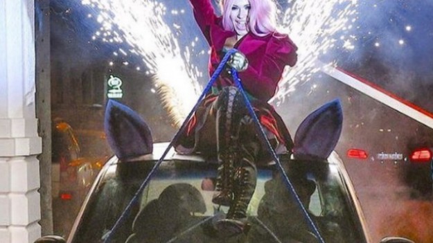 RMF Extra: Doda sprzedaje auto. Pieniądze przekaże na cel charytatywny, który wybiorą jej fani!