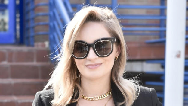 RMF Extra: Ewelina Lisowska na jachcie w dwuczęściowym stroju. Trudno oderwać wzrok. "Figura ideał" [ZDJĘCIA]