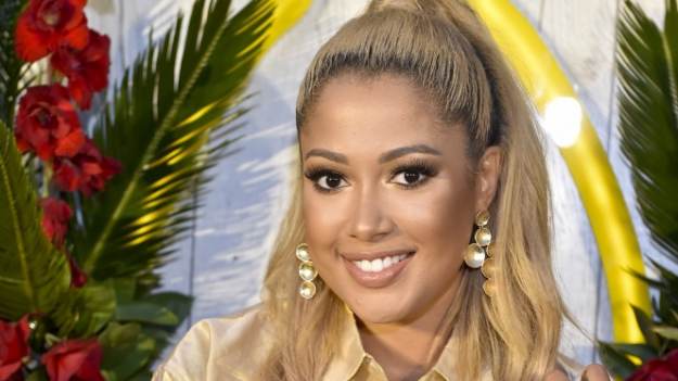 RMF Extra: Patricia Kazadi olśniewa w staniku. Skąpy strój i rozpuszczone włosy przyciągają uwagę fanów [ZDJĘCIE]