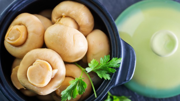 RMF Extra: GIS wycofuje z obrotu pieczarki marynowane i ostrzega: Produkt może zawierać substancje alergenne! 