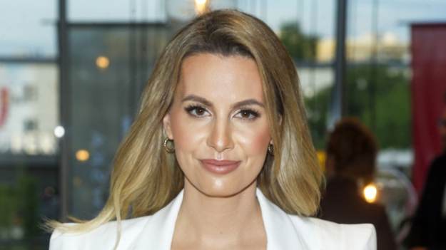 RMF Extra: Agnieszka Hyży jest w ciąży? Fani spojrzeli na jej brzuch. Prezenterka zabrała głos