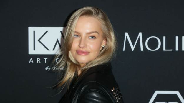 RMF Extra: Karolina Pisarek na sensualnej sesji zdjęciowej. Pokazała się w bieliźnie [FOTO] 