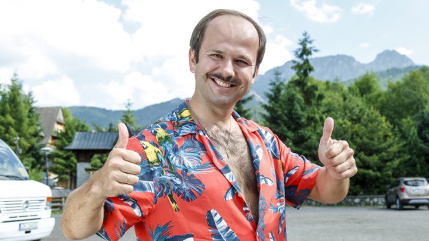 RMF Extra: Kajra w panterce rozgrzała Sławomira. "Zobaczysz tygrysico, co ci zrobię" - napisał. Żona gwiazdora odpowiedziała zabawnie