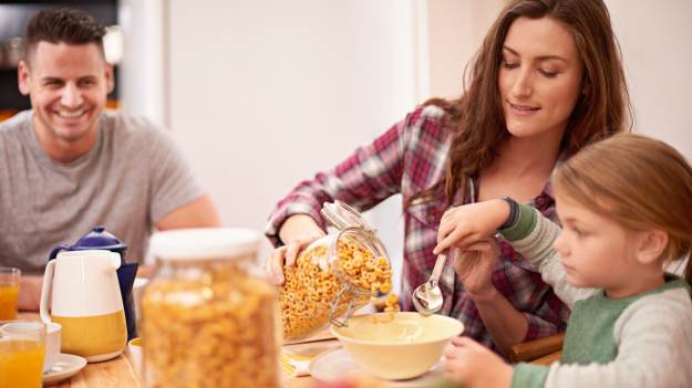 RMF Extra: Kardiolodzy ostrzegają przed popularnym śniadaniem. To ukryte zagrożenie dla serca!