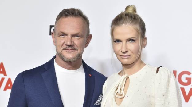RMF Extra: Ukochana Cezarego Pazury w obiektywie męża! Intymne kadry komentują fani: "Nie dziwię się, że Wujek taki zazdrosny"