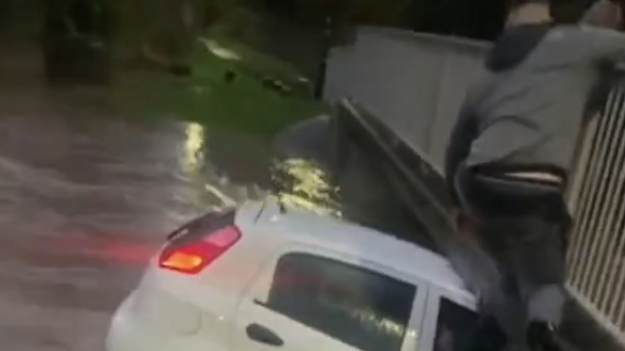 RMF Extra: Matka z dzieckiem prawie utonęła. 28-latek rzucił się na pomoc [WIDEO] 