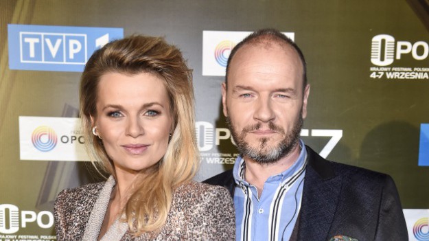 RMF Extra: Emilia Komarnicka intymnie z mężem. Czuły kadr opublikowała w sieci: "Tym jest dla mnie małżeństwo" [FOTO]