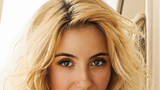 RMF Extra: Córka Kasi Kowalskiej kusi zdjęciami bez stanika!