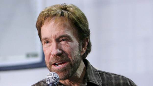 „Nagły incydent medyczny”. Chuck Norris trafił do..