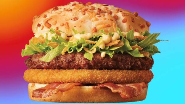 RMF Extra: Już jest! Burger Drwala wrócił do McDonald’s i kosztuje więcej niż w zeszłym roku