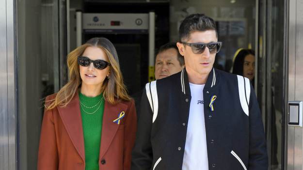 RMF Extra: Córki kibicują Robertowi Lewandowskiemu. Anna pokazała zdjęcie z Klarą i Laurą [FOTO]