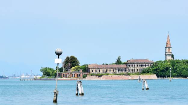 RMF Extra: Zakazana wyspa we Włoszech. Od lat uchodzi za nawiedzoną 