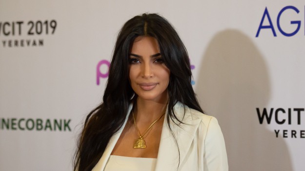 RMF Extra: Kim Kardashian kusi w sieci. Celebrytka odsłania swoje wdzięki!