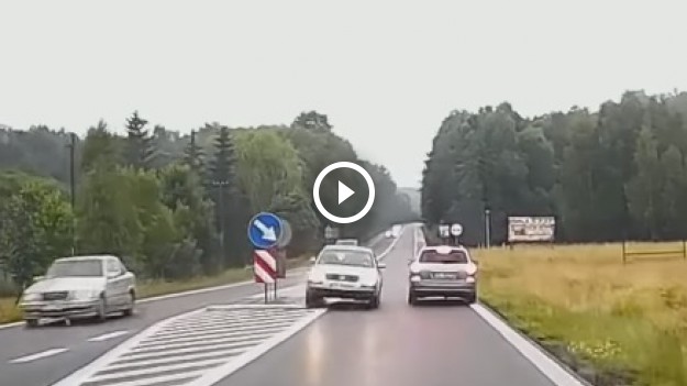 RMF Extra: Wyprzedzał na czołówkę po wysepce! Pirat drogowy omal nie doprowadził do czołówki [WIDEO]