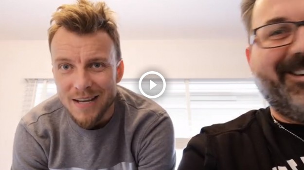 RMF Extra: Piotr Kupicha wspiera swoich fanów! Wyjątkowe wykonanie "Don't worry, be happy"