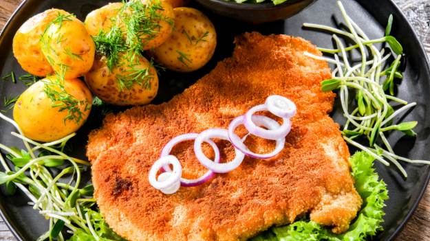 RMF Extra: Jak przygotować idealny kotlet schabowy? Nie popełniaj tych błędów!   