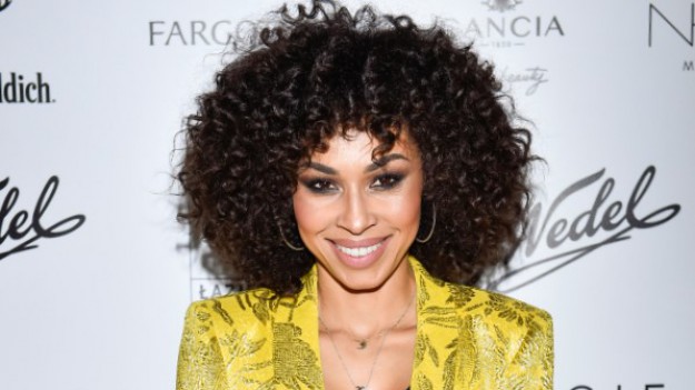 RMF Extra: Omenaa Mensah pozuje w stroju kąpielowym. Prezenterka zachwyciła figurą. "Najpiękniejsza ze wszystkich gwiazd"