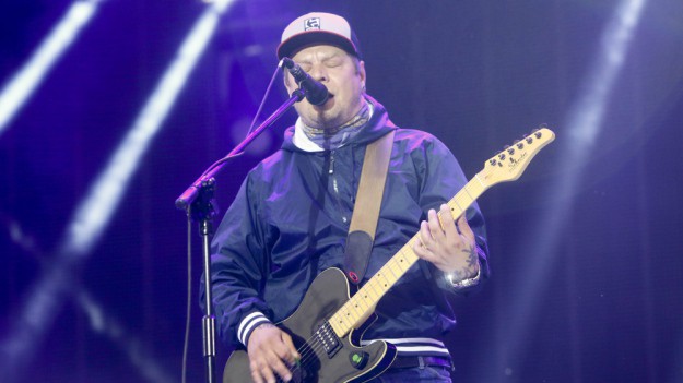 RMF Extra: Tomasz "Lipa" Lipnicki ostro zwraca się do fanów za niską sprzedaż jego płyty: "Czuję gorycz, którą muszę wylać"