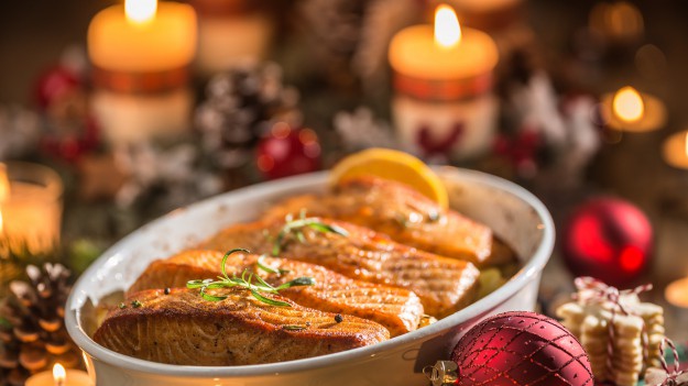 RMF Extra: Pieczony łosoś z cytryną i tymiankiem. Prosty przepis na smaczne święta