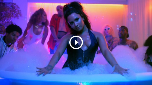 RMF Extra: Demi Lovato – Sorry Not Sorry. Zobacz klip pełen gwiazd!