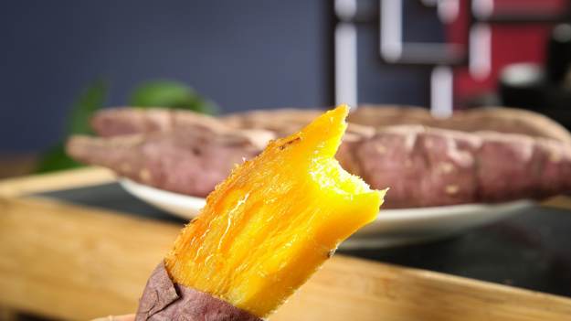 RMF Extra: Jak gotować bataty? Dietetyczka mówi wprost, co zrobić, by wydobyć z nich najwięcej wartości odżywczych