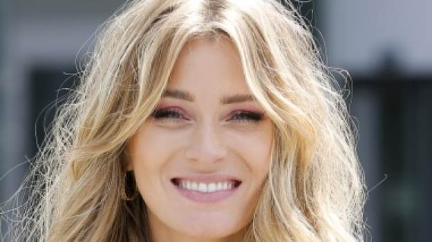 RMF Extra: Marcelina Zawadzka rozgrzewa sieć! Modelka wypoczywa na balkonie. "Naturalnie piękna"