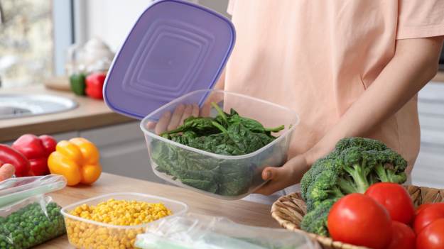 RMF Extra: 10 rzeczy, których nigdy nie powinieneś przechowywać w plastikowych pojemnikach