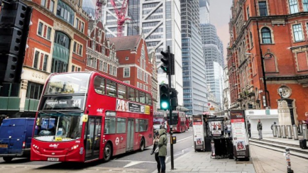 RMF Extra: Dzień bez jazdy samochodem w Londynie? Wyspy walczą z wysokim poziomem zanieczyszczenia!