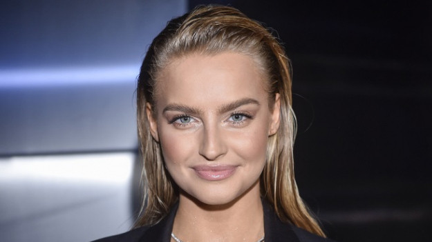 RMF Extra: Karolina Pisarek śmiało odsłania biust. "Jak milion dolarów" [ZDJĘCIE]