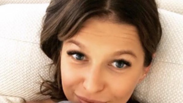 RMF Extra: Anna Lewandowska i Klara na uroczym zdjęciu. "Moment, kiedy się przytulamy"