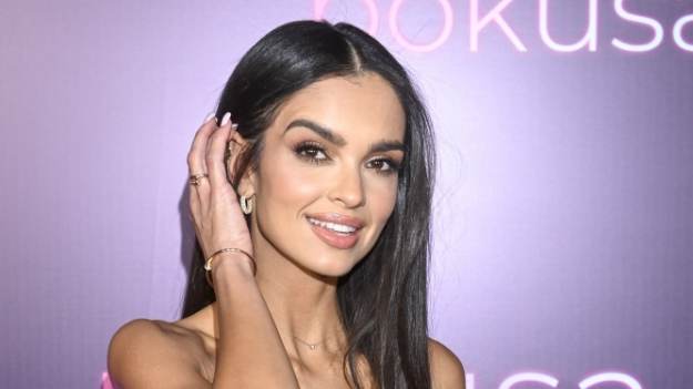 RMF Extra: Klaudia El Dursi w walentynkowej stylizacji. Odsłoniła sporo ciała. "Ale petarda" [FOTO]