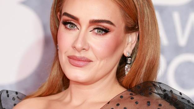 RMF Extra: Adele została brunetką! Fani zastanawiają się: Mona Lisa czy Morticia Addams? [FOTO]