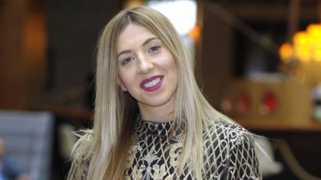 RMF Extra: Małgorzata Borysewicz z "Rolnik szuka żony" w błyszczącej mini. Od oszałamiającej kreacji trudno oderwać wzrok! "Wyglądasz jak milion dolarów" [WIDEO]