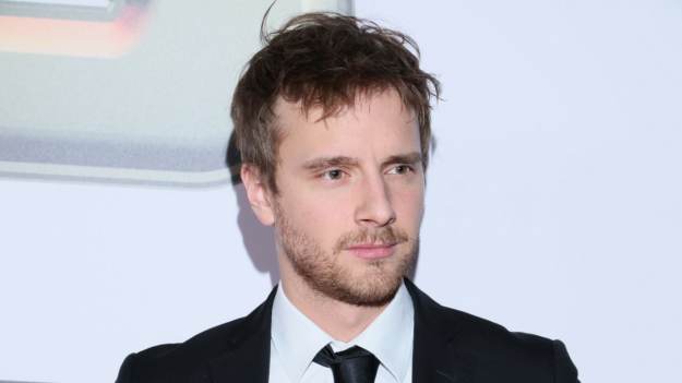 RMF Extra: Jak Maciej Musiał przygotowuje się do rozbieranych scen? Aktor zdradził szczegóły! 