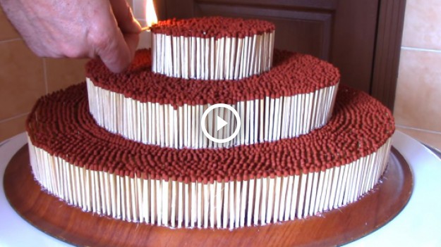 RMF Extra: Urodzinowy tort marzeń każdego piromana