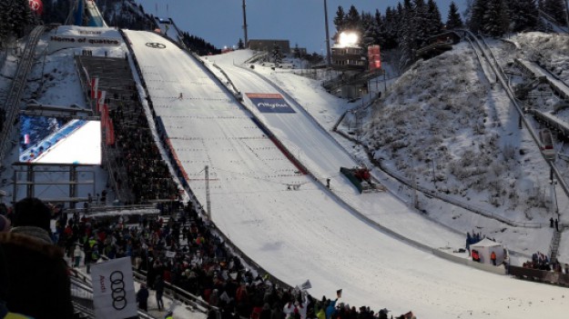 RMF Extra: Matti Nykäenen: 3 dni przed śmiercią grał koncert z szalikiem Polski na szyi! [WIDEO]
