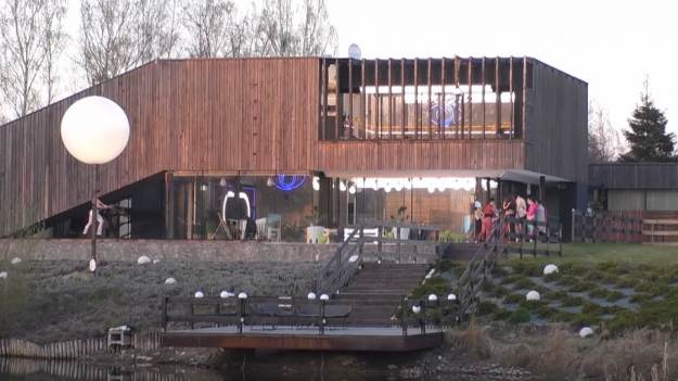 RMF Extra: Kręcili tam "Big Brothera". Szokujące, co dzieje się w dawnym "domu Wielkiego Brata" [WIDEO]