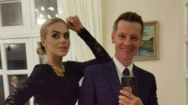 RMF Extra: Żona Marcina Mroczka pozuje w stroju kąpielowym. Marlena Muranowicz zachwyca w "drapieżnym" wydaniu [ZDJĘCIA]