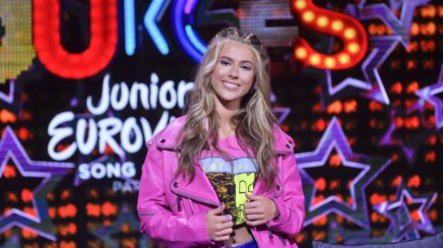 RMF Extra: Roksana Węgiel odważnie odsłania ciało na walentynkowym kadrze. "Ideał" [FOTO]