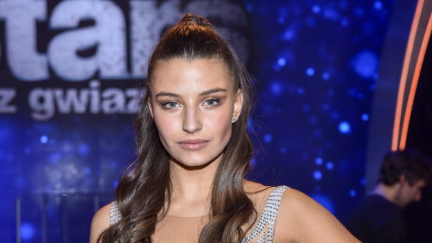 RMF Extra: Julia Wieniawa uprawia jogę w skąpym bikini. Aktorka kusi na Instagramie