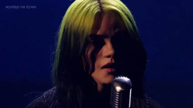 RMF Extra: Kuba Szmajkowski przeszedł samego siebie. Poruszający występ jako Billie Eilish w "Twoja twarz brzmi znajomo" [WIDEO]