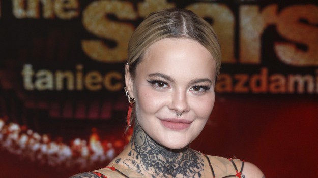 RMF Extra: Monika Miller nago. Na odważnym zdjęciu ma na sobie tylko brokat