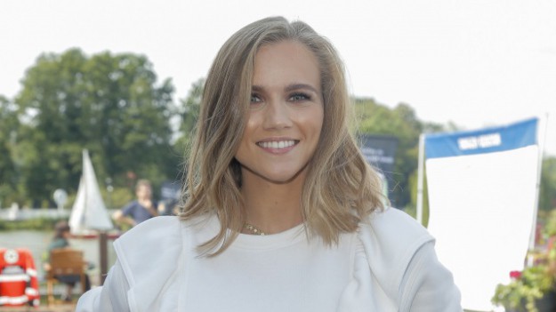 RMF Extra: Agnieszka Kaczorowska w obłędnym ciążowym kombinezonie. Tym zdjęciem gwiazda "Klanu" oczarowała internautów! [ZDJĘCIE]